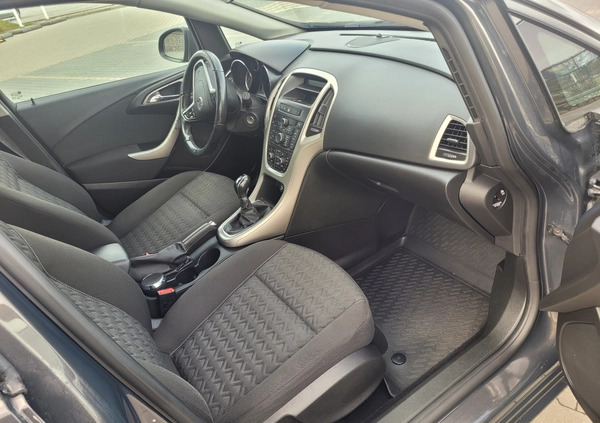 Opel Astra cena 28900 przebieg: 173500, rok produkcji 2013 z Działdowo małe 106